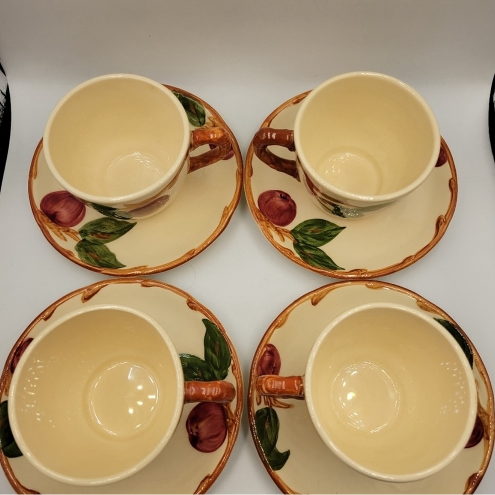 Vintage Franciscan Apple Set of 4 Cups &
4 Saucers